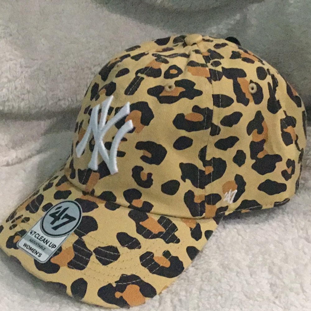 🆕⚾️NY Yankees ‘47 Women's Cheetah🐆Clean Up Adjustable Hat - Tan - Picture 2 of 8